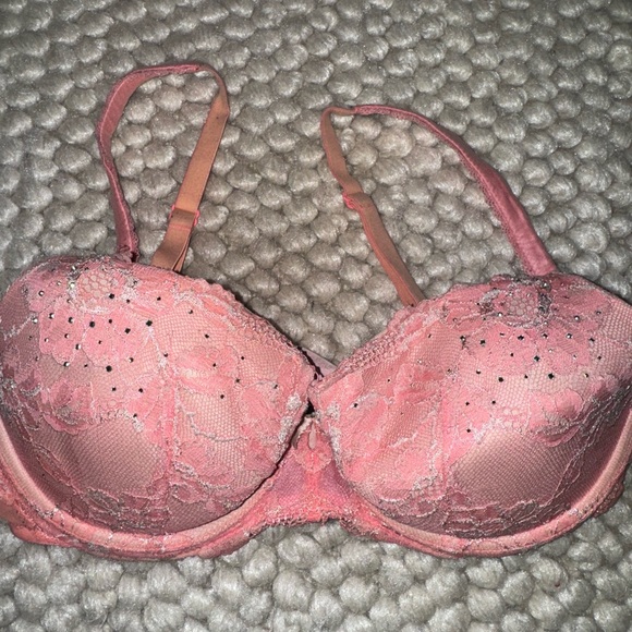 PINK Victoria's Secret Coral and Red Lace Bras - Picture 8 of 10